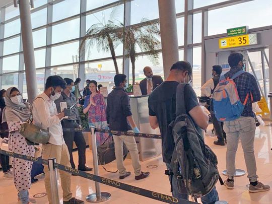 Stock Abu Dhabi airport passengers