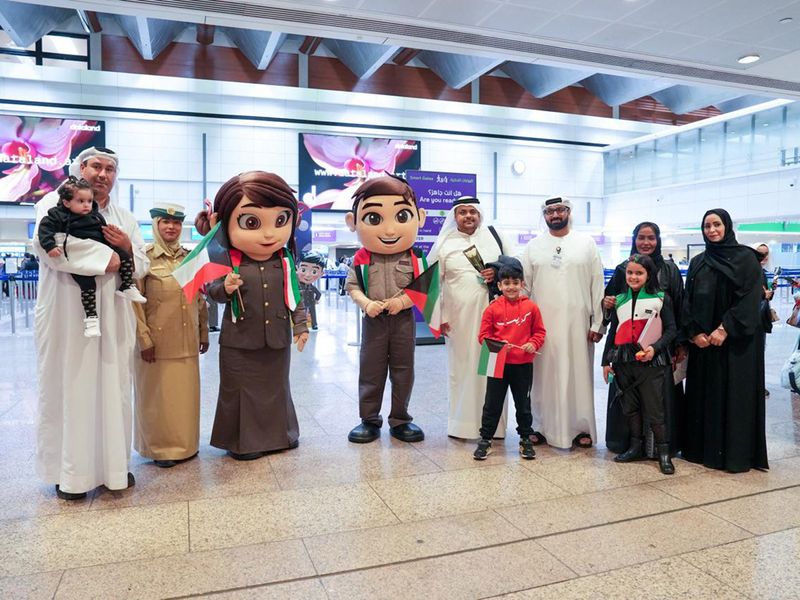 mascots-welcome-kuwaitis-at-dxb-1708867143218
