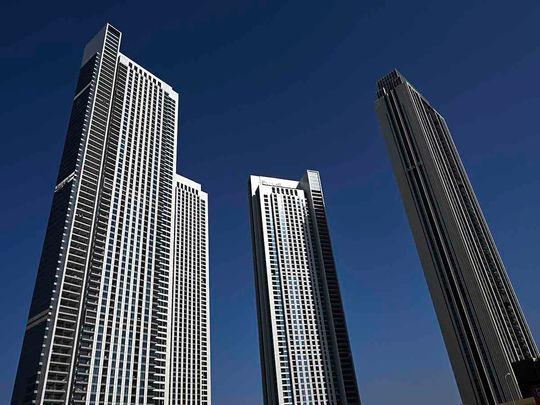STOCK Dubai skyline / property